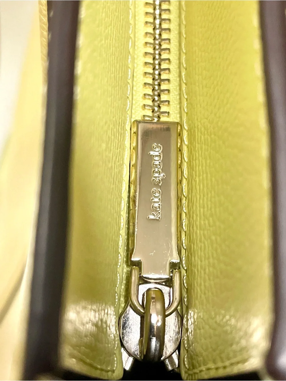Like New Kate Spade Cara Large genuine leather Large Tote  Frosty Lime green